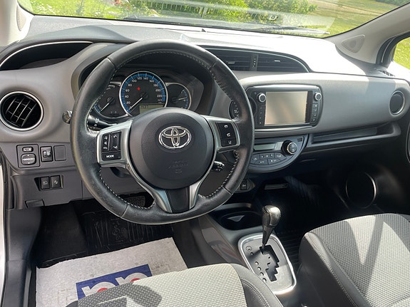 Toyota Yaris 4 of 5