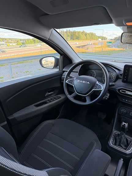 Dacia Sandero 7 of 15