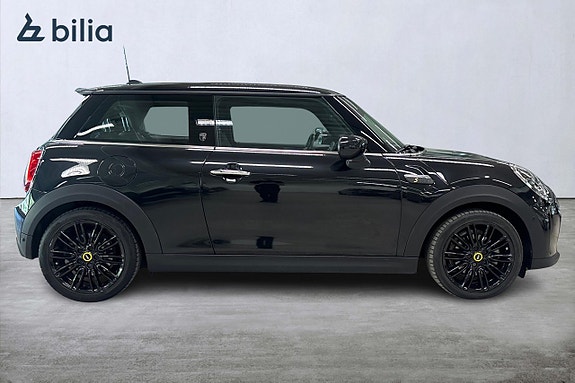 MINI Cooper SE 16 of 18