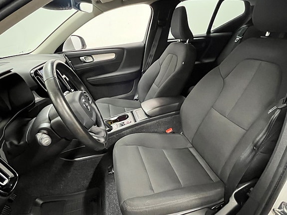 Volvo XC40 11 of 22