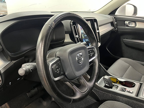 Volvo XC40 13 of 22