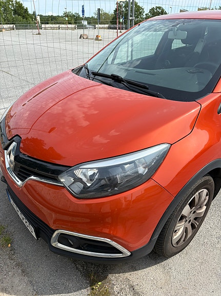 Renault Captur 2 of 6