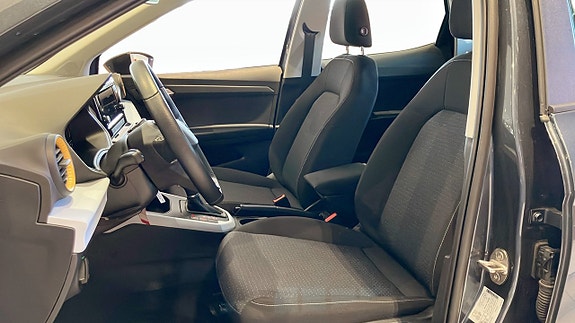 Seat Arona 8 of 12