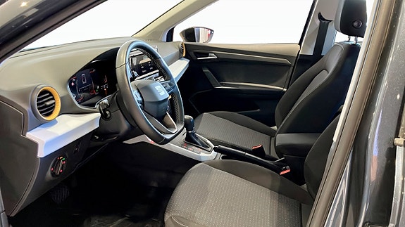 Seat Arona 7 of 12