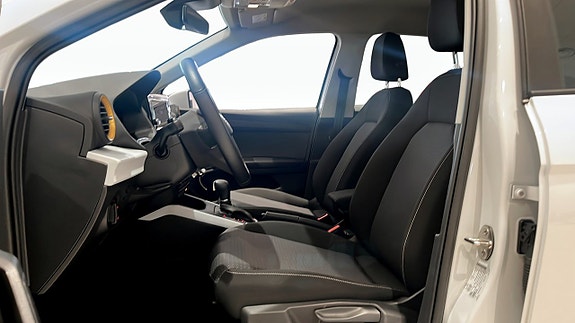 Seat Arona 8 of 11