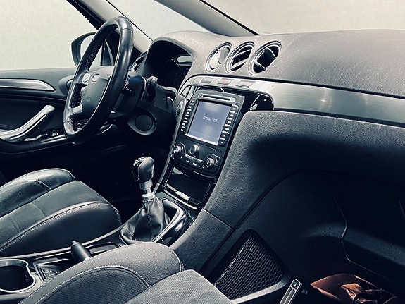 Ford S-MAX 11 of 26