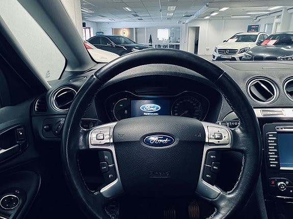 Ford S-MAX 12 of 26
