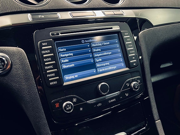 Ford S-MAX 23 of 26