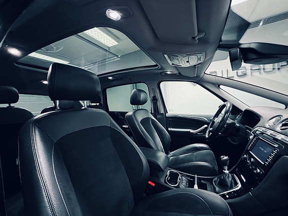 Ford S-MAX 9 of 26