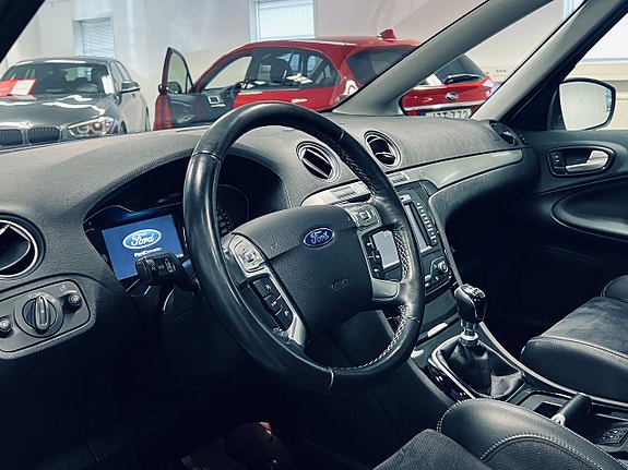 Ford S-MAX 7 of 26