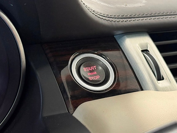 Land Rover Range Rover Evoque 13 of 30