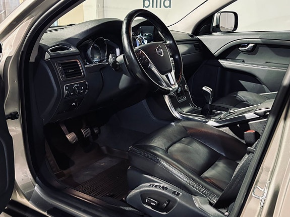 Volvo XC70 14 of 23