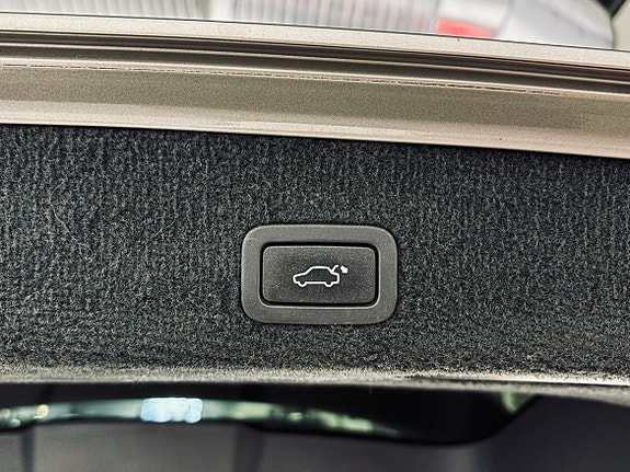 Volvo XC70 8 of 23
