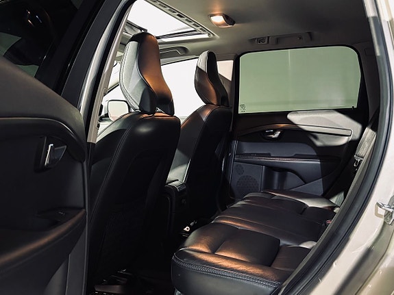 Volvo XC70 10 of 23