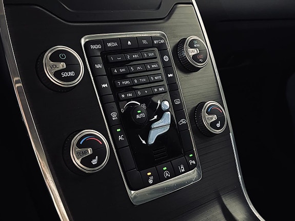 Volvo XC70 22 of 23