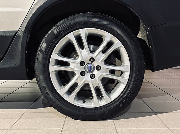 Volvo XC70 4 of 23