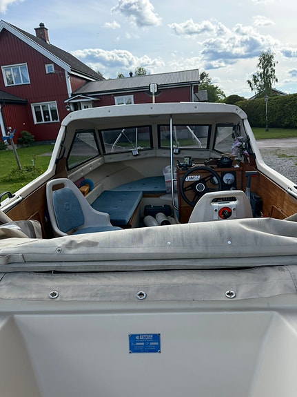 Uttern 5000HT 2 of 4