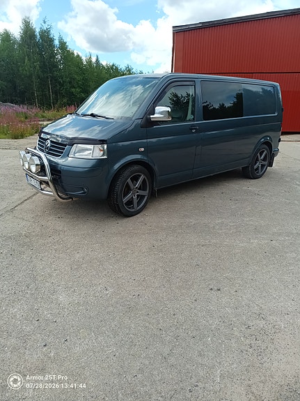 Volkswagen Caravelle 2 of 7