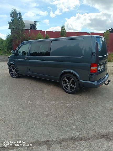 Volkswagen Caravelle 3 of 7