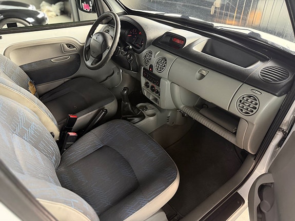 Renault Kangoo Express 9 of 11