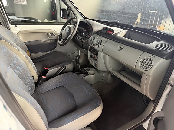 Renault Kangoo Express 8 of 11