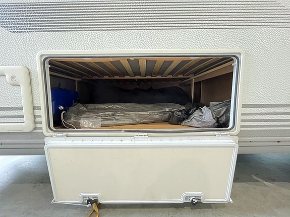Knaus SÜdwind 500 / Barnkammare / 1370kg / 995kr/mån / 5 of 16