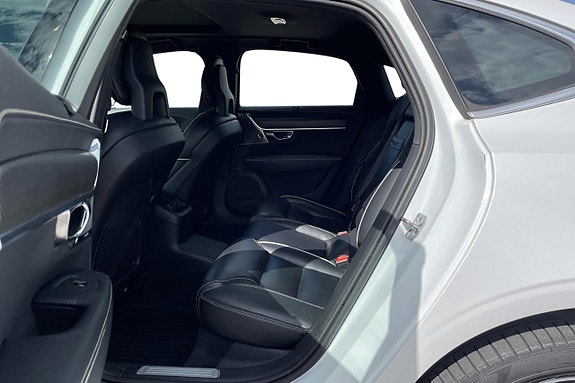 Volvo S90 15 of 30