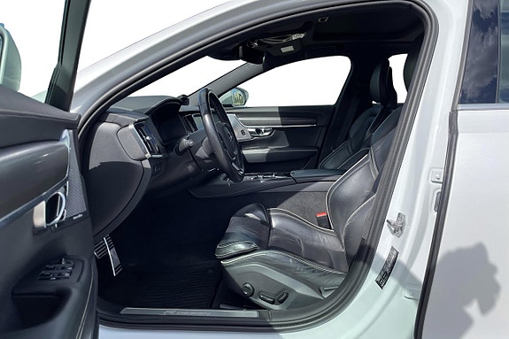 Volvo S90 14 of 30