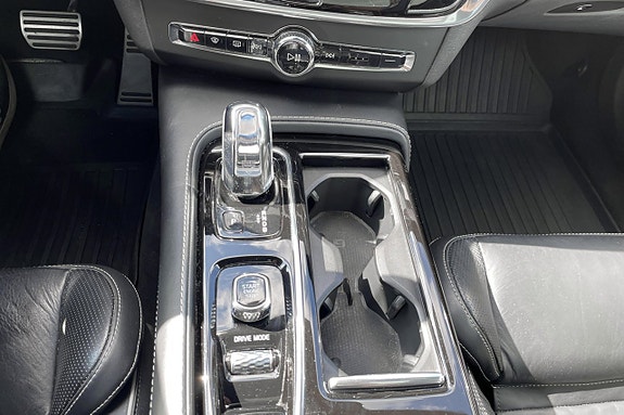 Volvo S90 30 of 30