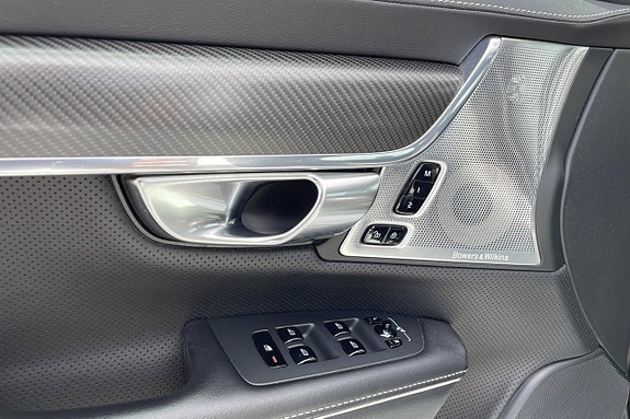 Volvo S90 23 of 30
