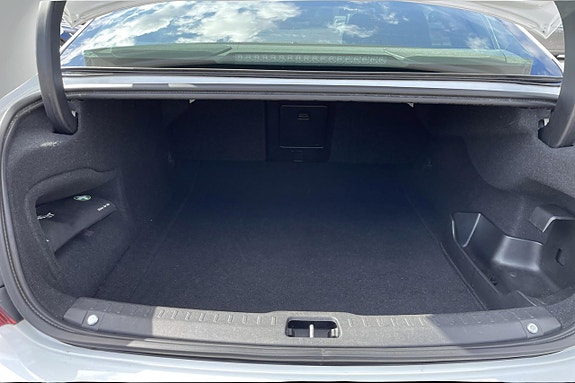 Volvo S90 18 of 30