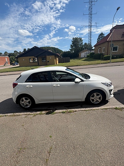 Kia Rio 2 of 7