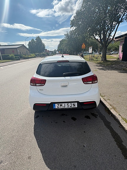 Kia Rio 5 of 7