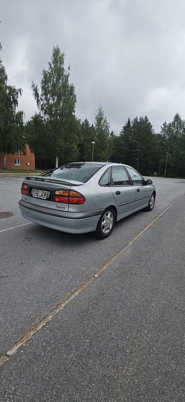 Renault Laguna 3 of 6