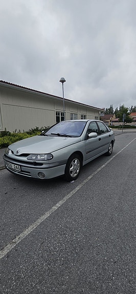 Renault Laguna 2 of 6