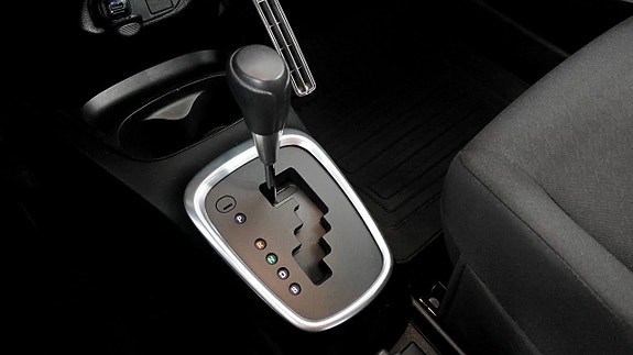 Toyota Yaris 13 of 15