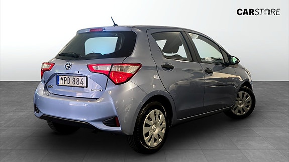 Toyota Yaris 2 of 15