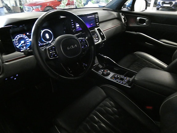 Kia Sorento 12 of 26