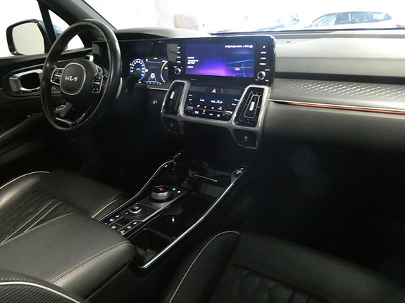 Kia Sorento 14 of 26