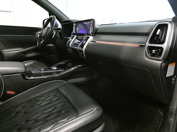 Kia Sorento 15 of 26