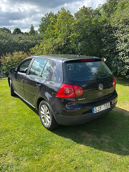 Volkswagen Golf V 2 of 2