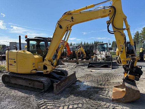 New Holland E85 minigrävare 319.000:- 3 of 12