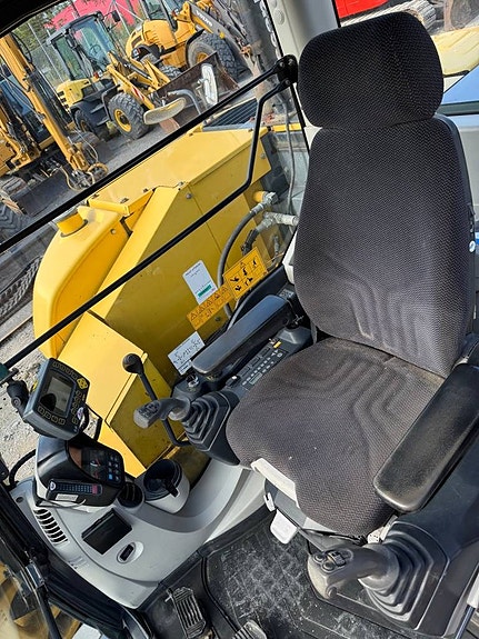 New Holland E85 minigrävare 319.000:- 8 of 12