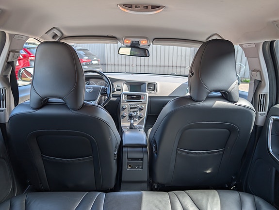 Volvo V60 7 of 8