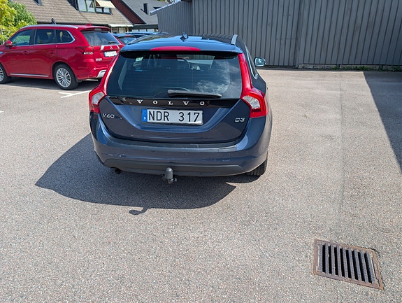 Volvo V60 4 of 8