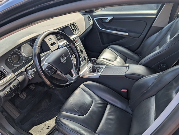 Volvo V60 6 of 8