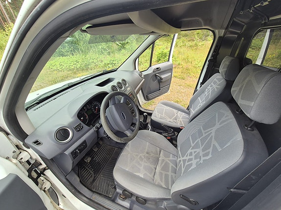 Ford Transit Connect 2 of 9