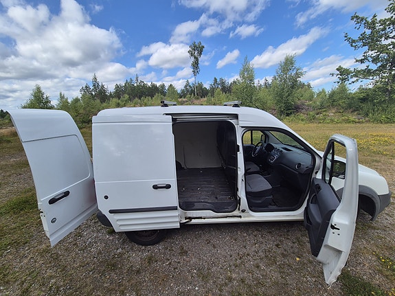 Ford Transit Connect 3 of 9