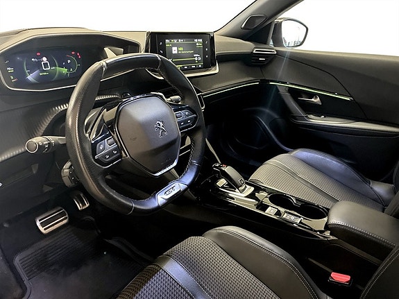 Peugeot 2008 5 of 16
