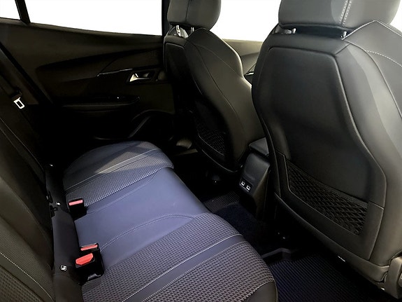 Peugeot 2008 13 of 16